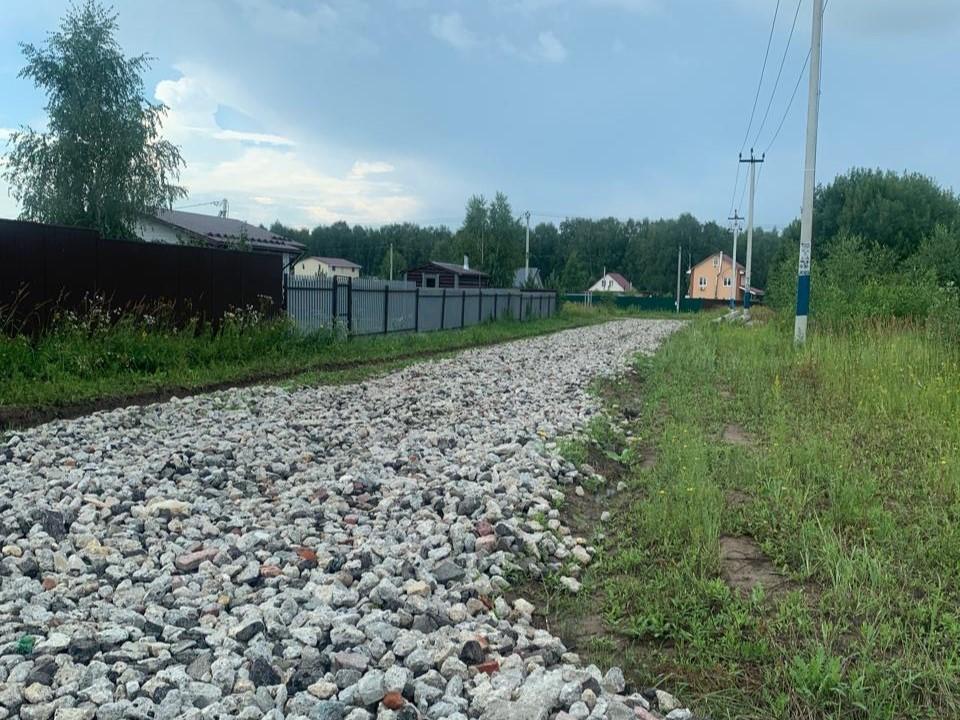 В поселке «Костинский лес» продолжаются работы по строительству дорог