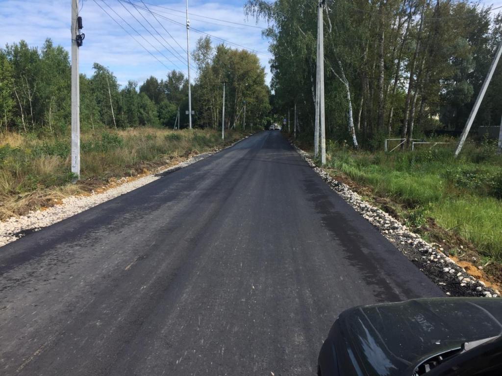 Администрацией района произведены работы по расширению автодороги до деревни Бубново.