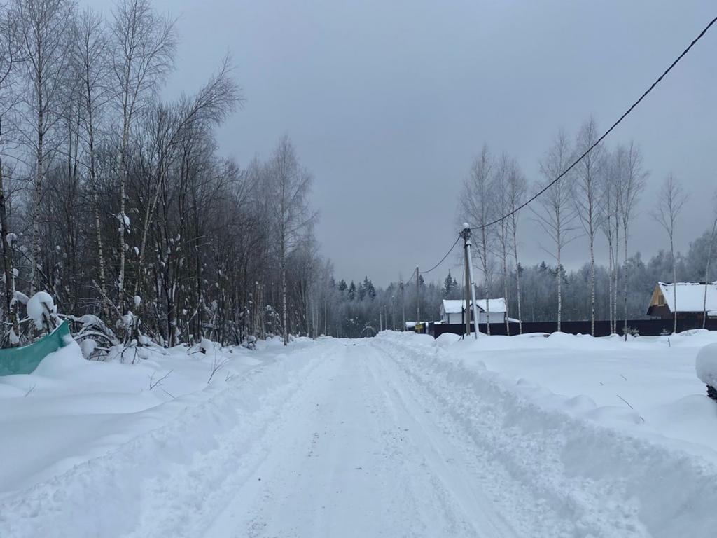 В поселке произведена чистка дорог от снега.
